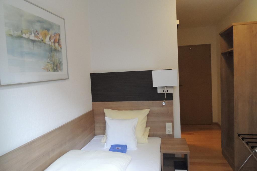 Hotel-Gasthof Neue Post Leutershausen  Room photo